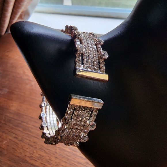 Anne Klein adjustable crystal bracelet - Picture 2 of 7